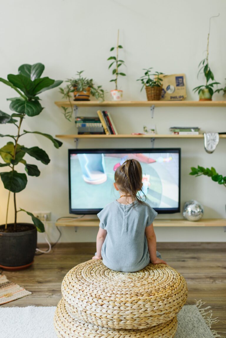 Navigating the Screen Time Tightrope: Balancing Digital Engagement with Family Well-being